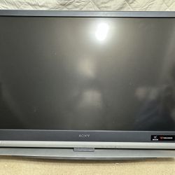 50 HD TV Rear Projection Style. 