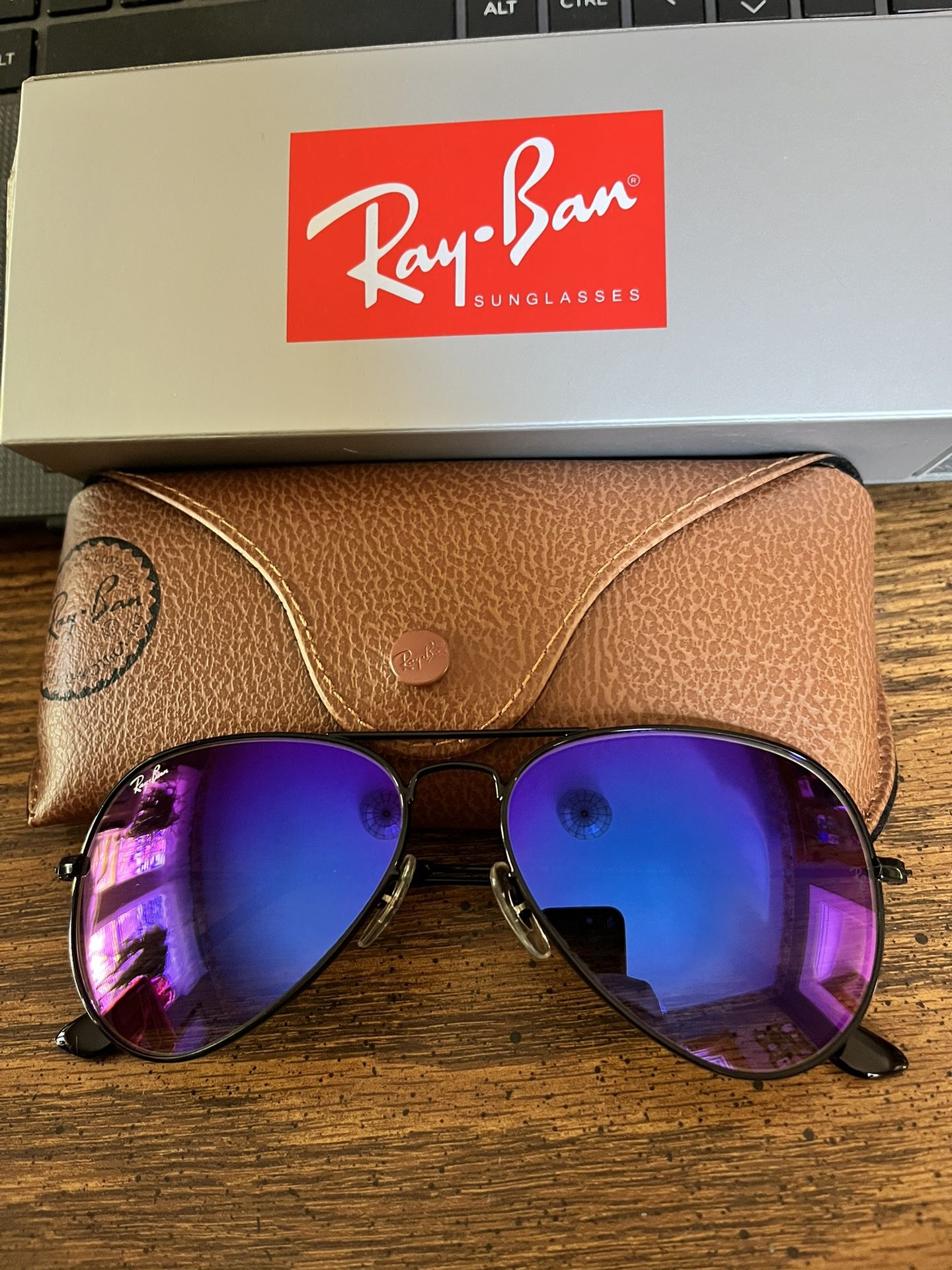 Ray Ban Aviators 58mm. Black Frame w/ Purple Mirror Lenses.  Brand New & Authentic. 