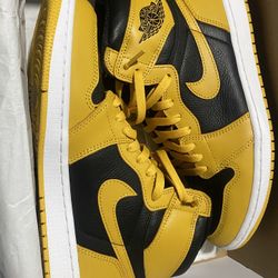 Pollen Air Jordan 1
