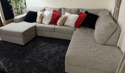 Sectional  and ottoman Grey/Brownish