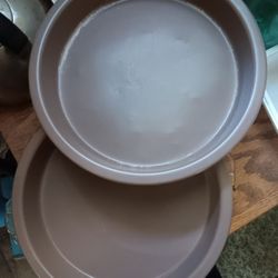 2 Pie Pans 