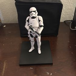 Storm Trooper Model with Magnetic Stand