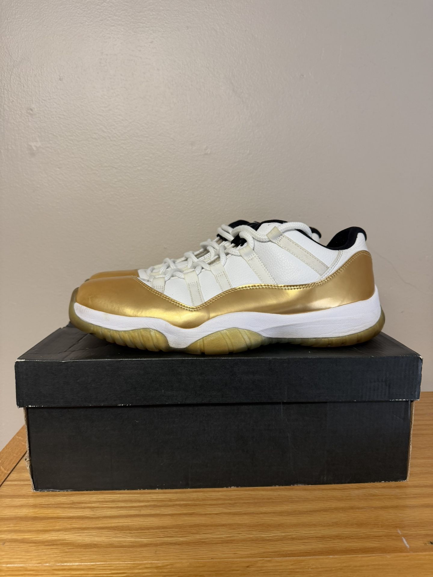 Jordan 11 Low Closing Ceremony- Used