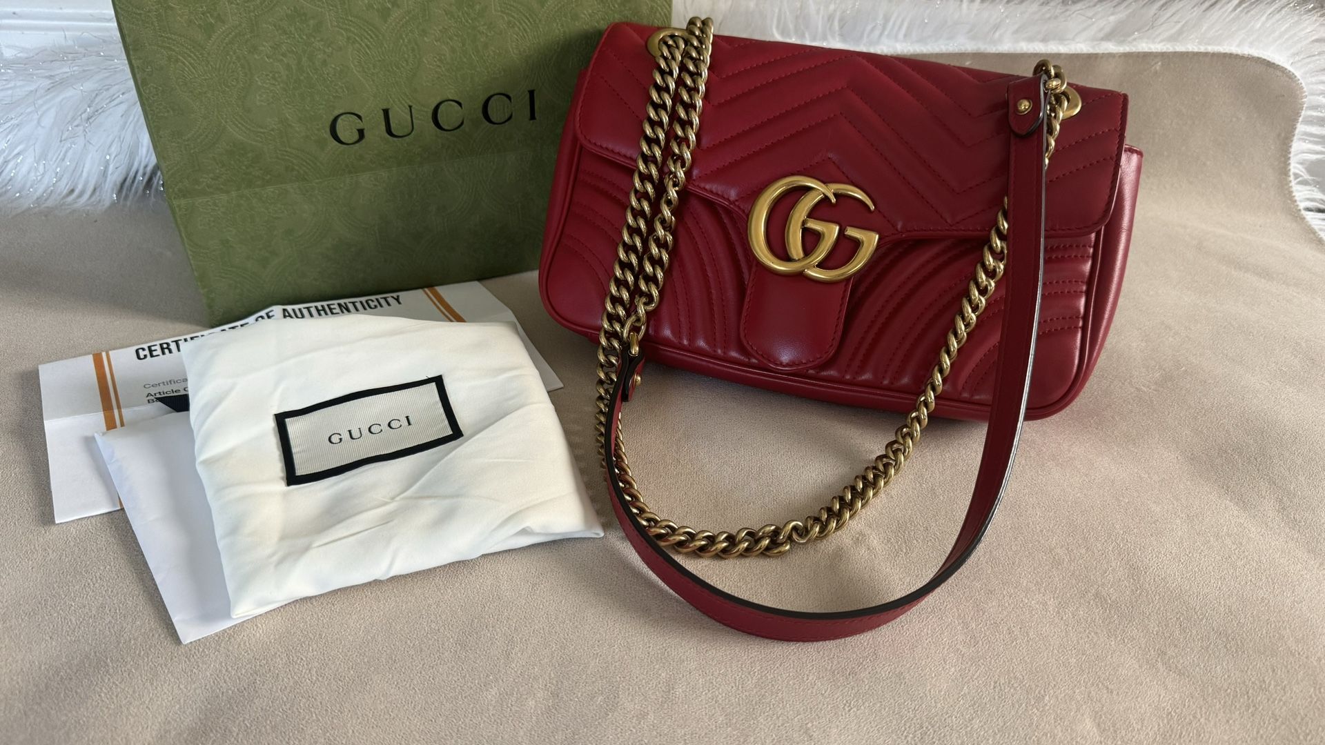 💯 Authentic GG Red Retail Value $2850 + Tax  Measurement 10.5x7x3.5