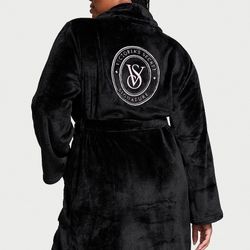 Victoria's Secret - Short Plush  Robe