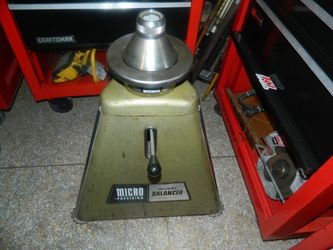 MICRO-PRECISION SHOP WHEEL BALANCER