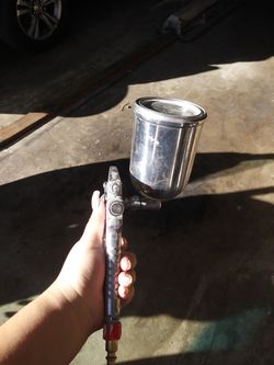 Spray paint gun