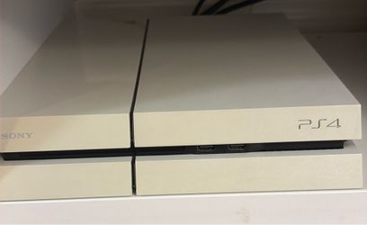 PlayStation 4 Console
