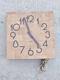 VINTAGE BUTCHER BLOCK KITCHEN CLOCK MID CENTURY