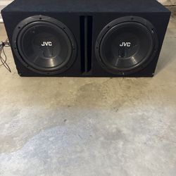 2 12in subwoofers with amp