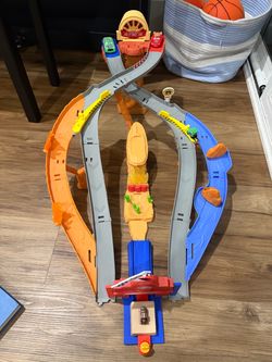 Disney - Pixar Cars Radiator Springs Race & Rescue Rescue Road Raceway Playset