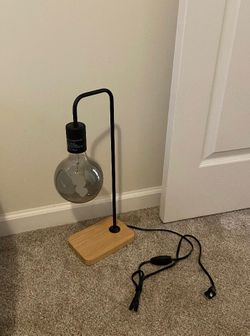 (2) Night stand lamps