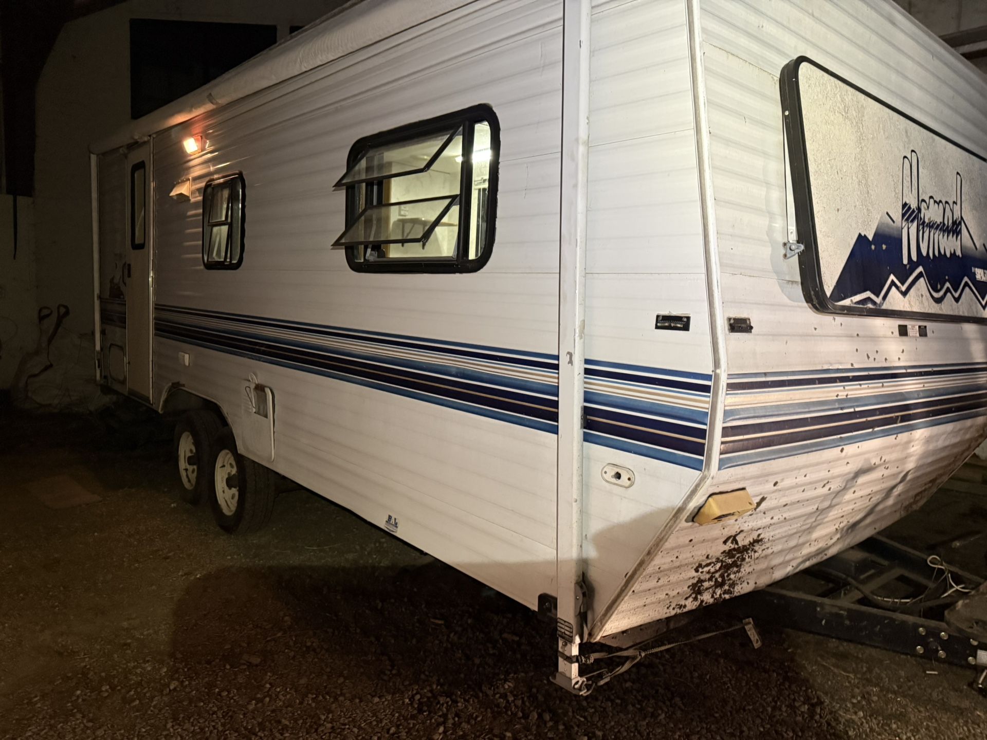 1999 24 Ft Nomad Lite Travel Trailer