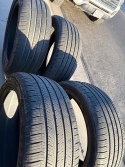 285/45r22 tires