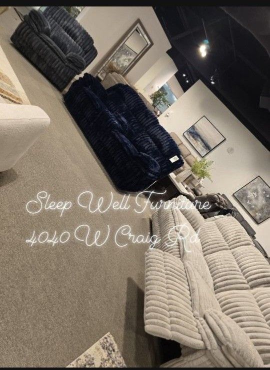 ✨️Reclining Sectionals Sofas ✨️ Furniture Sectionals, Bedrooms, Dining Avail