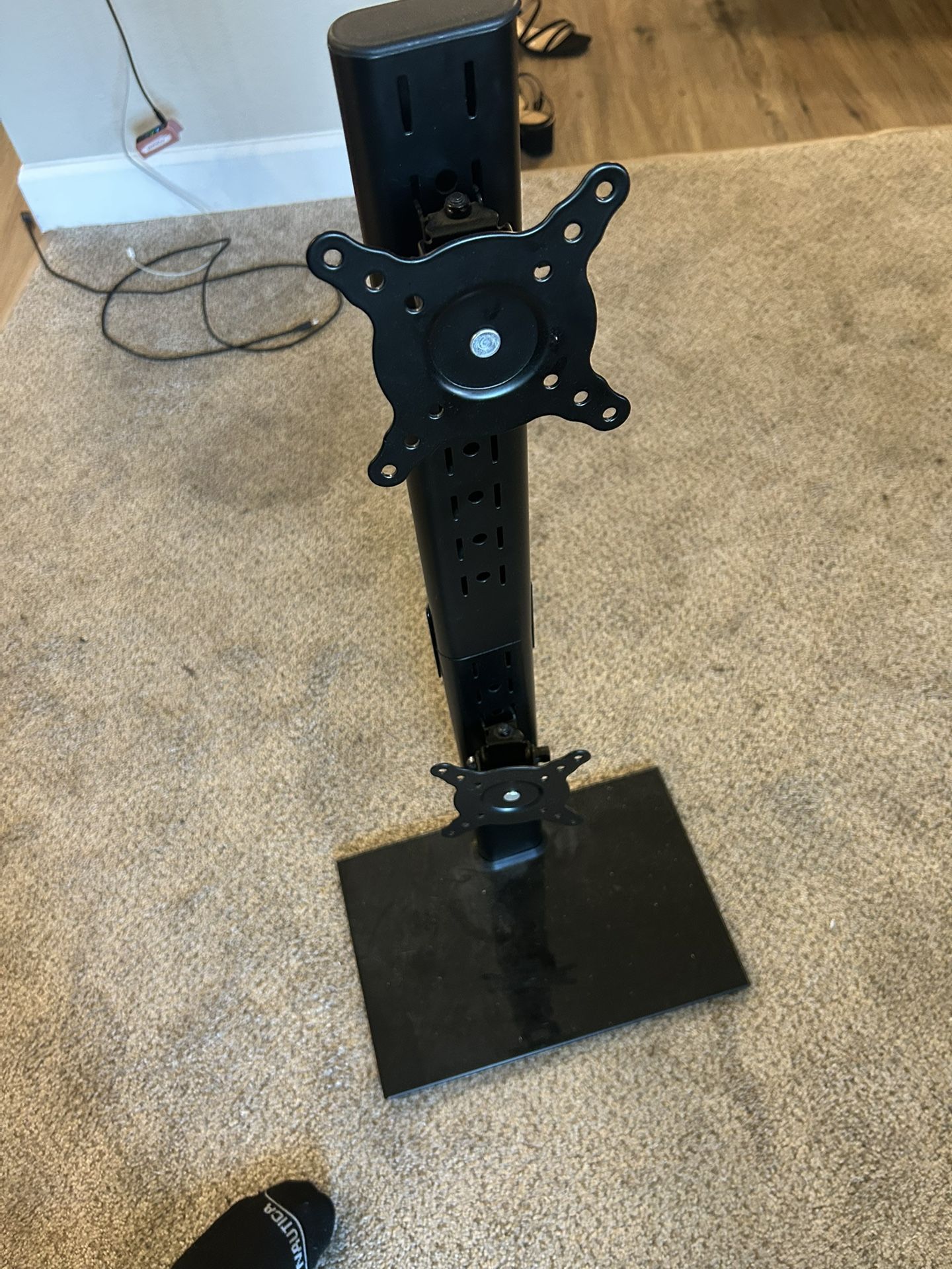 Duel Gaming Monitor Stand vertical