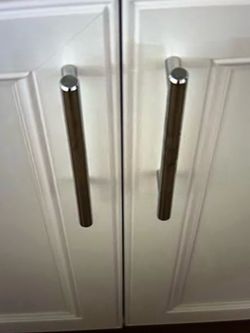 6 drawer handle pulls ( sealed in bags)