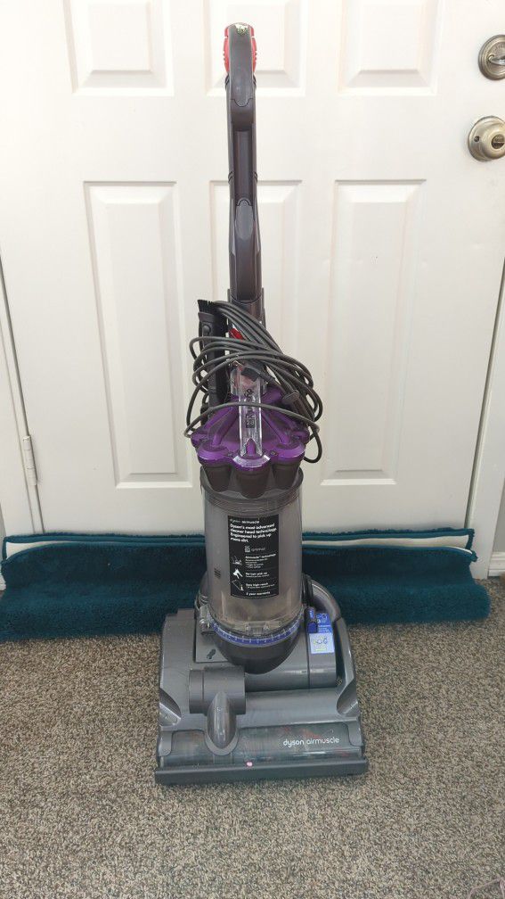 
Dyson DC28 Airmuscle Upright Bagless Vacuum