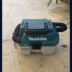 Makita XCV11 Cordless Wet/Dry Vacuum
