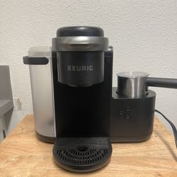 Keurig Coffee Latte & Cappuccino Maker 40$