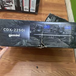 Gemini Sound CDX-2250i Pro DJ Audio Equipment Mountable Dual CD CD-R Media Players USB Input 
