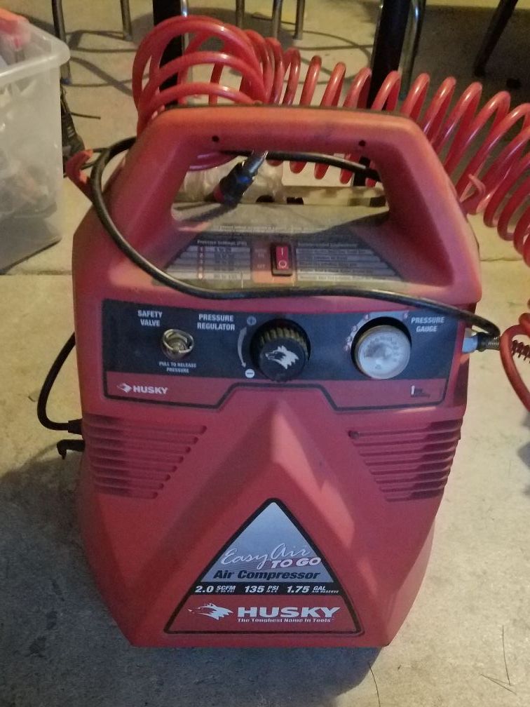 Husky easy air to go portable air compressor 2.0 scfm 135 PSI Max 1.75 gallon $75