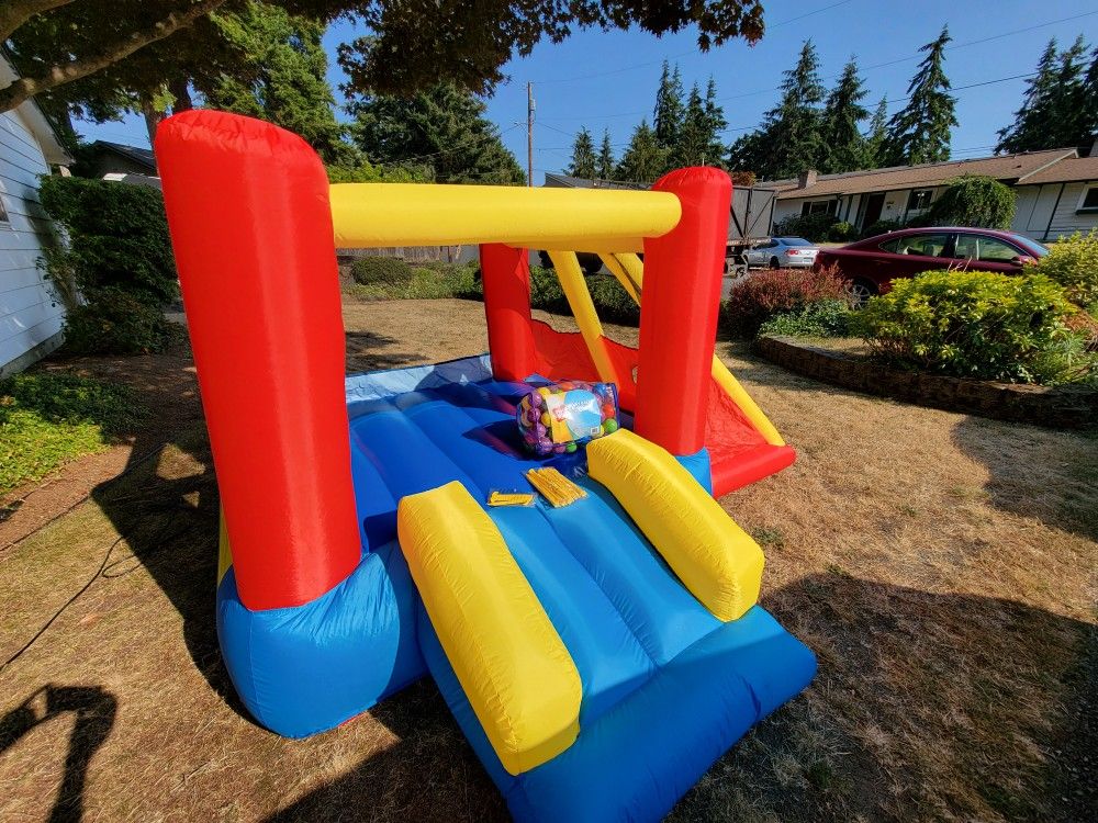Play Day Inflatable Teepee Fort Bounce House