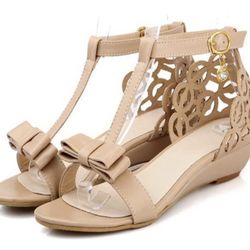 Sandals US size 7/Europian size 38 (New)