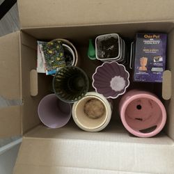 gardening pots / flower vases
