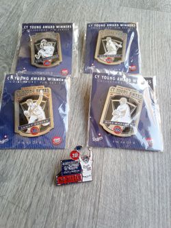 Basketball pins vintage set #5 pins 60$ cash