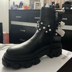Woman’s Boots