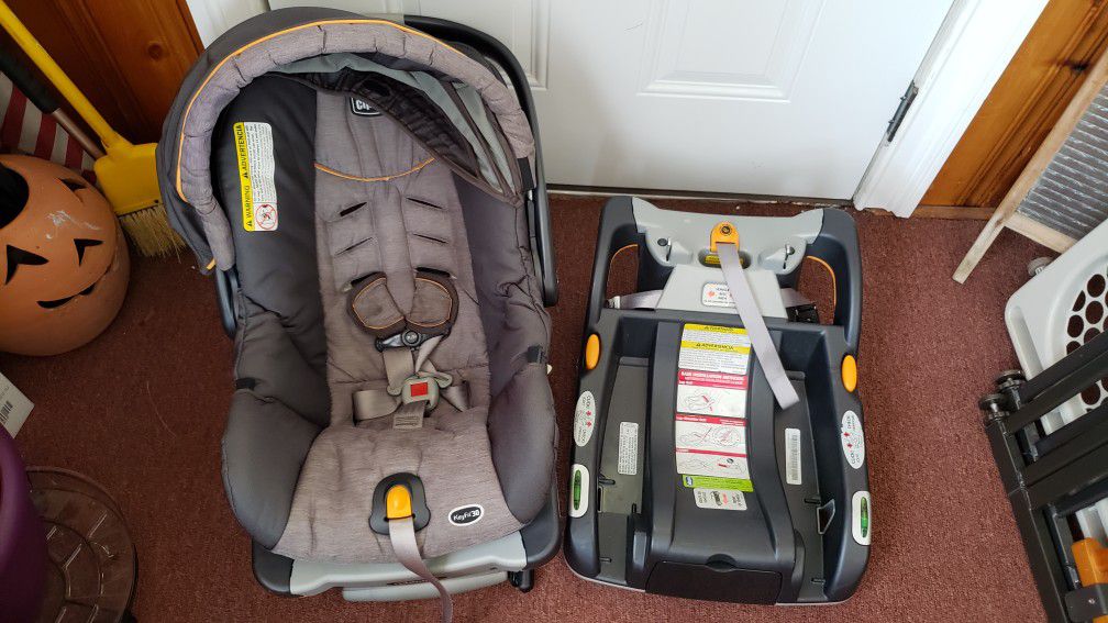 Baby car seat and extra base