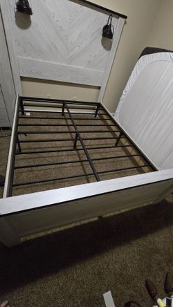 Ashley furniture Queen bedframe