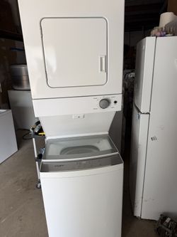 24” Whirlpool Electric Stackable W&D Unit