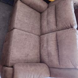 Power Reclining Loveseat