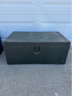 1967 Vietnam War US Military Footlockers with Original Trays - Mint Condition Pair