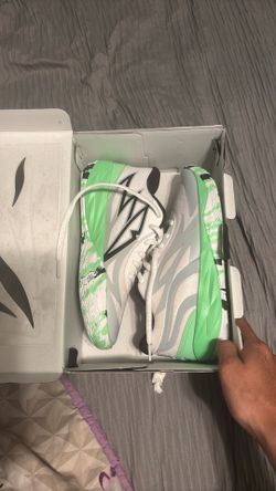 Melo basketball shoes