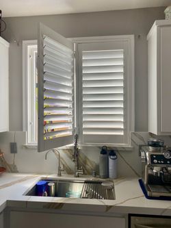 Custom Interior Window Shutters and installation. Persianas de Madera. Service Area:  All of Southern California. 951-573-2560