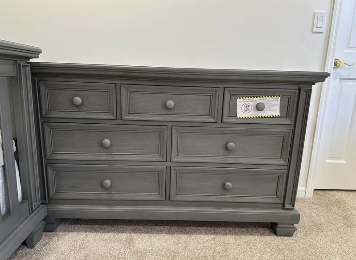 Nursery 7 Drawer Dresser