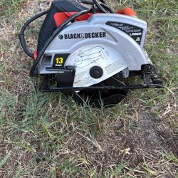 Black & Decker Saw