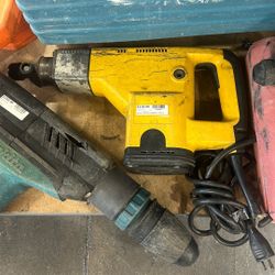 DEWALT ROTARY HAMMER 