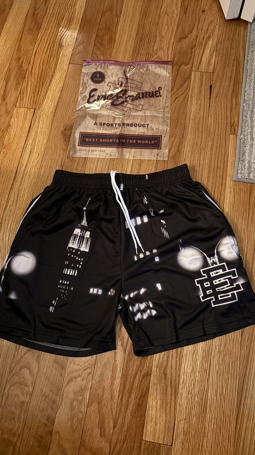 Eric Emanuel Black Skyline Shorts (Large)