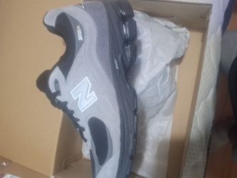 New balance 2002R