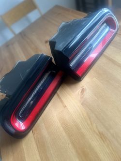 2020 Challenger Body side tail lights