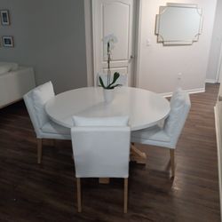 City Furniture 5ft Round Dining Table