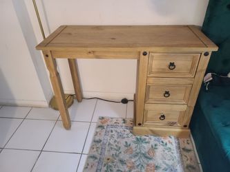Pine wood Desk with 3drawers
