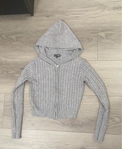Fashion nova women zip up !