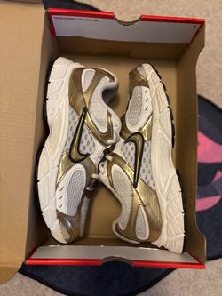 Nike Running Sneakers White and Gold