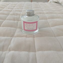 Aromatherapy Diffuser Bottle. (No Sticks)