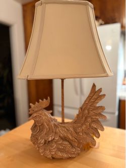 Vintage Classic Rooster Table Lamp / AVAILABLE
